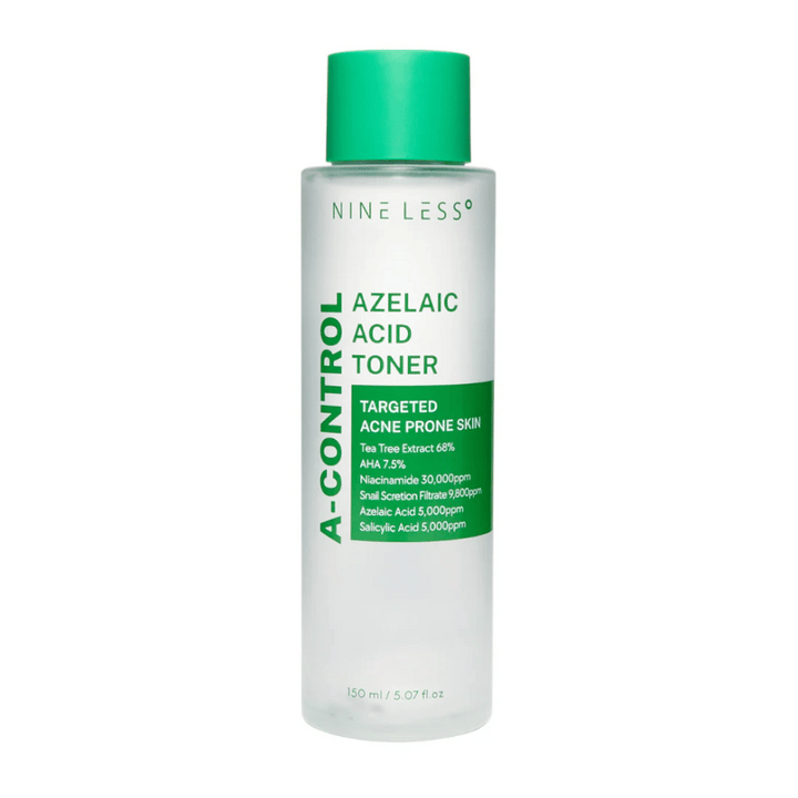 Slika izdelka Nine Less A-Control Azelaic Acid Toner 150 ml v prozorni steklenički z zeleno etiketo in zelenim pokrovčkom.