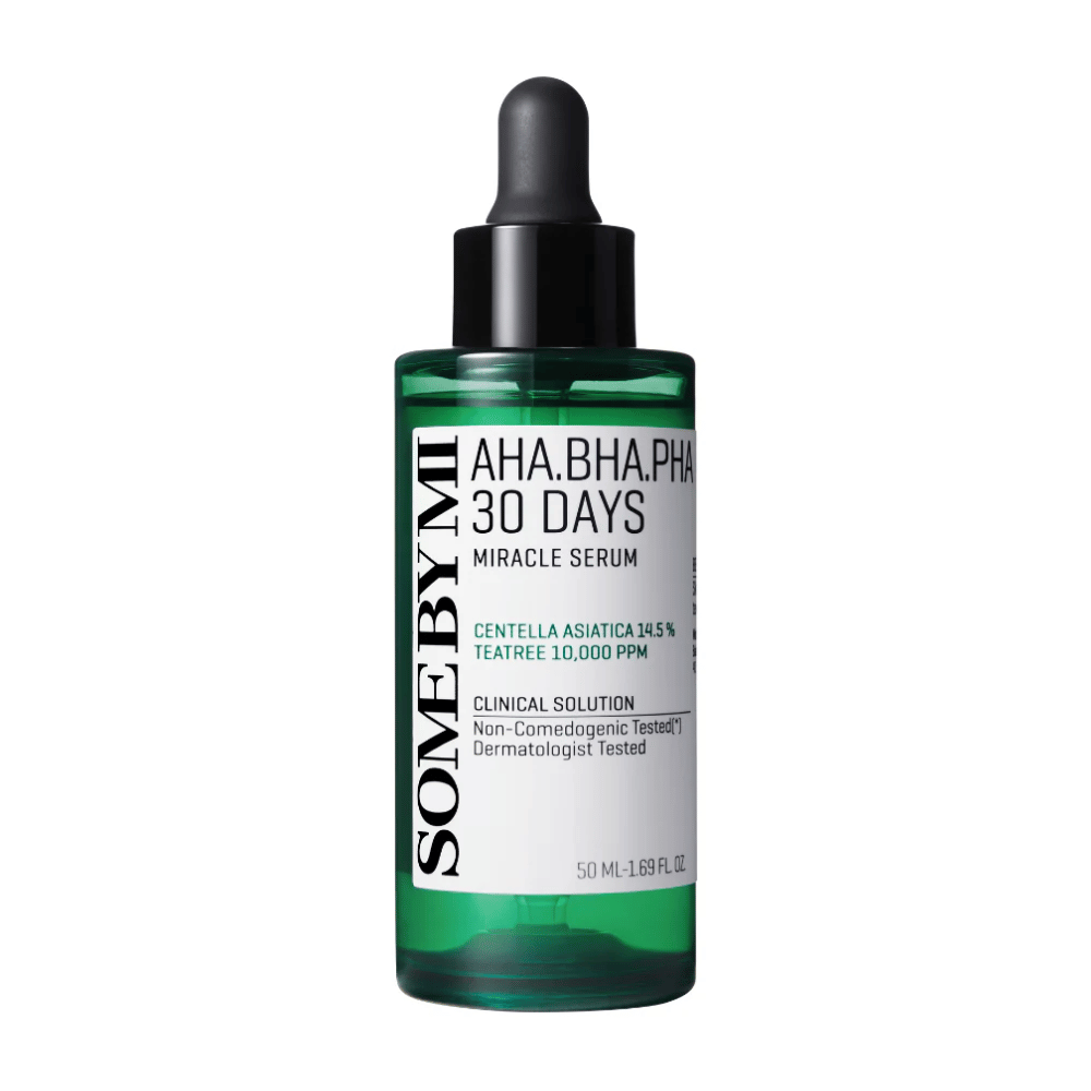 Some By Mi AHA, BHA, PHA 30 Days Miracle Serum je močan serum, ki revolucionira vašo nego kože! S 14,5% centella asiatica in 10.000 ppm čajevca, ta formula ponuja intenzivno zdravljenje proti nečistočam in neenakomernemu tonu kože. Serum je dermatološko testiran in nekomedogen, kar ga naredi varnega za vse tipe kože, vključno z občutljivo kožo. Po samo 30 dneh lahko pričakujete vidne izboljšave v jasnosti in strukturi kože. Navlažite, pomirite in dajte vaši koži ljubezen, ki si jo zasluži!