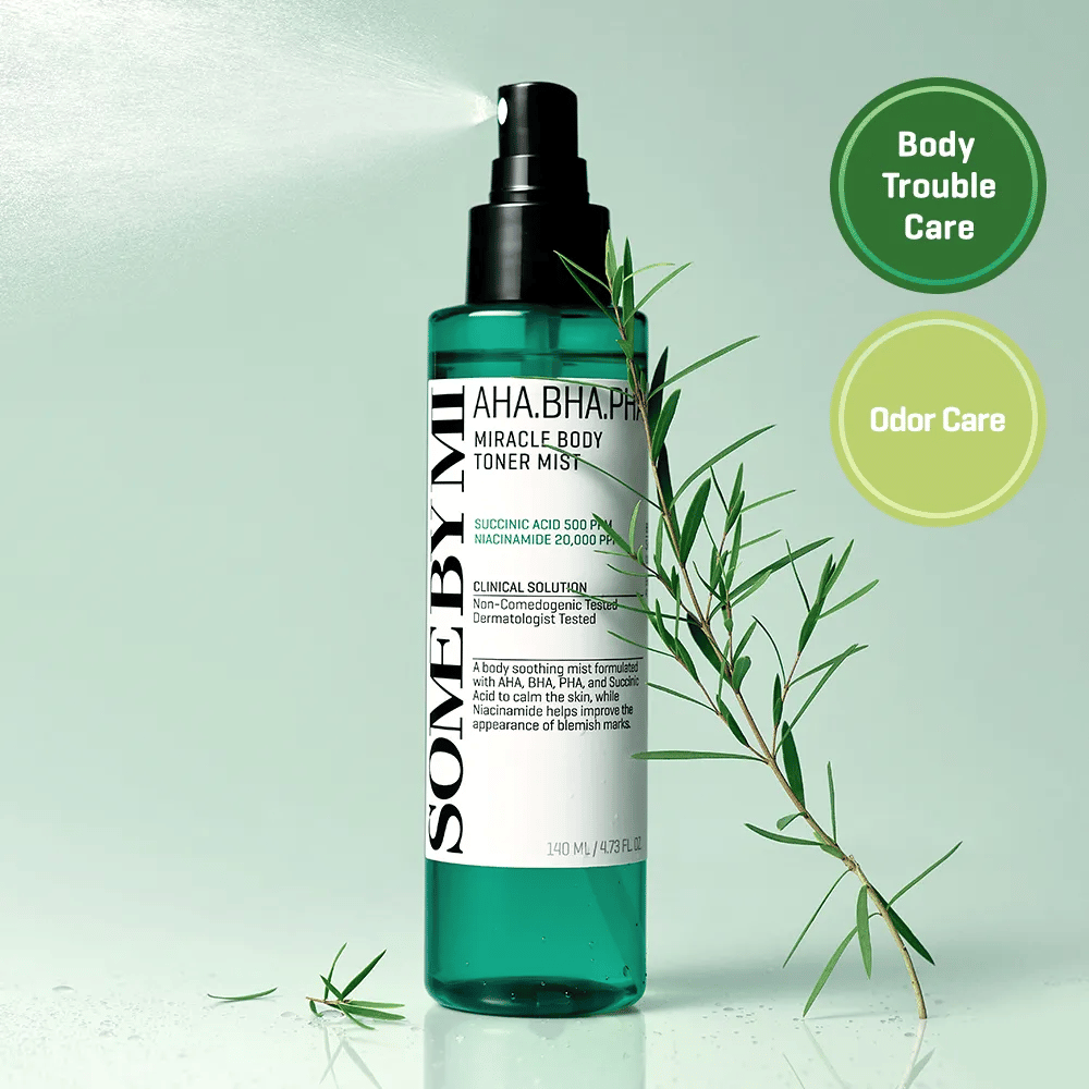 Some By Mi AHA BHA PHA Miracle Body Tonik za obraz Mist – eksfoliativni telesni sprej z AHA, BHA in PHA, ki pomaga preprečevati nečistoče, akne na telesu in izboljšati strukturo kože.