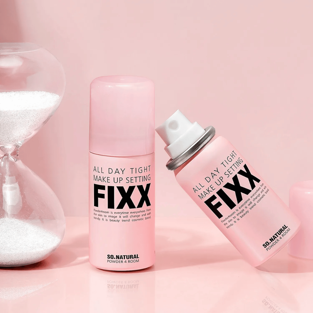 3. So Natural All Day Tight Make Up Setting Fixx – dva rožnata spreja za utrjevanje ličil z razpršilko in peščeno uro