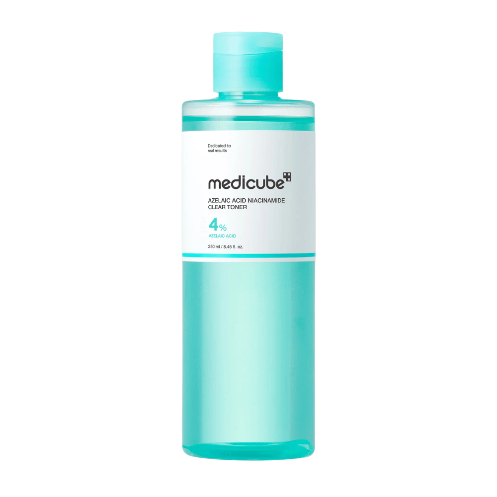 Medicube Azelaic Acid Niacinamide Clear Toner 250 ml s 4 % azelaične kisline, razvite za uravnoteženje kože, zmanjšanje odvečne maščobe in bolj enoten ten kože.