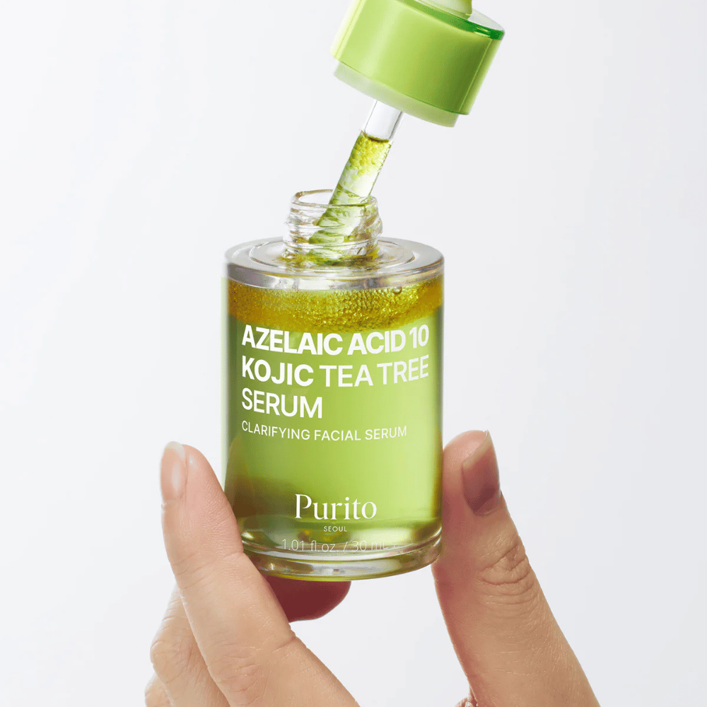 Purito Azelaic Acid 10 Kojic Tea Tree Serum – lahek serum s pipeto. Vsebuje azelainsko kislino, kojic acid in tea tree za jasnejšo kožo.