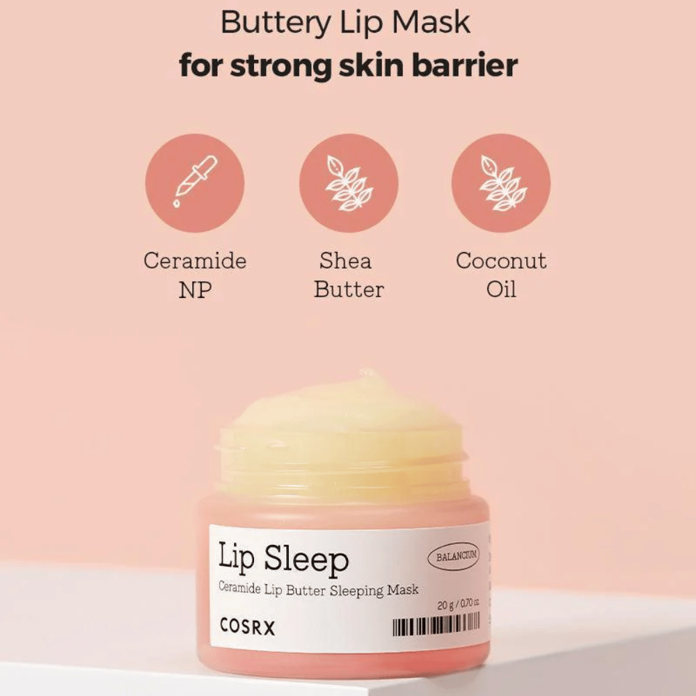COSRX Lip Sleep z besedilom o sestavinah: ceramid NP, karitejevo maslo in kokosovo olje – maslena nočna maska, ki krepi zaščitno bariero ustnic.