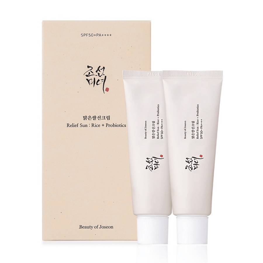 Dve tubi Beauty of Joseon Relief Sun Double Set kreme za obraz pred škatlo.