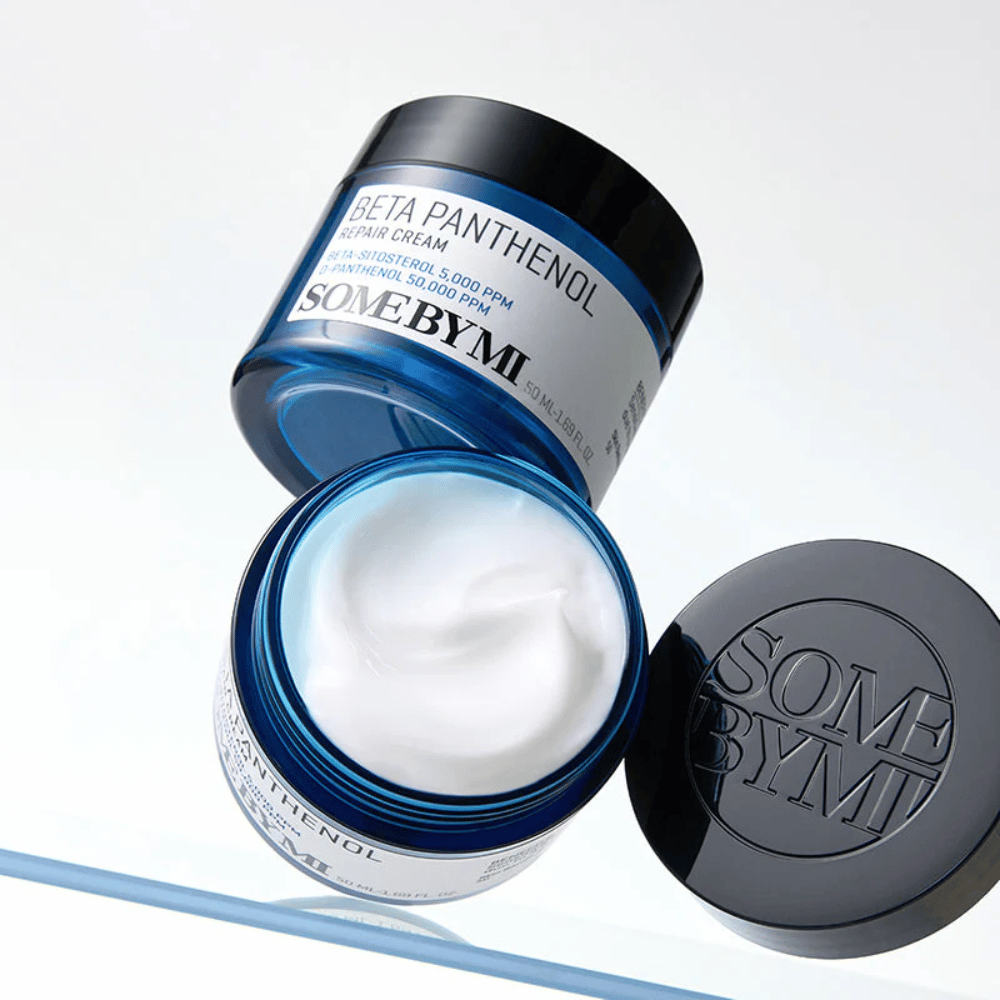 Odprta posodica z SOME BY MI Beta Panthenol Repair Cream – bogata, mehka formula za obnovo kože in ravnovesje vlage.