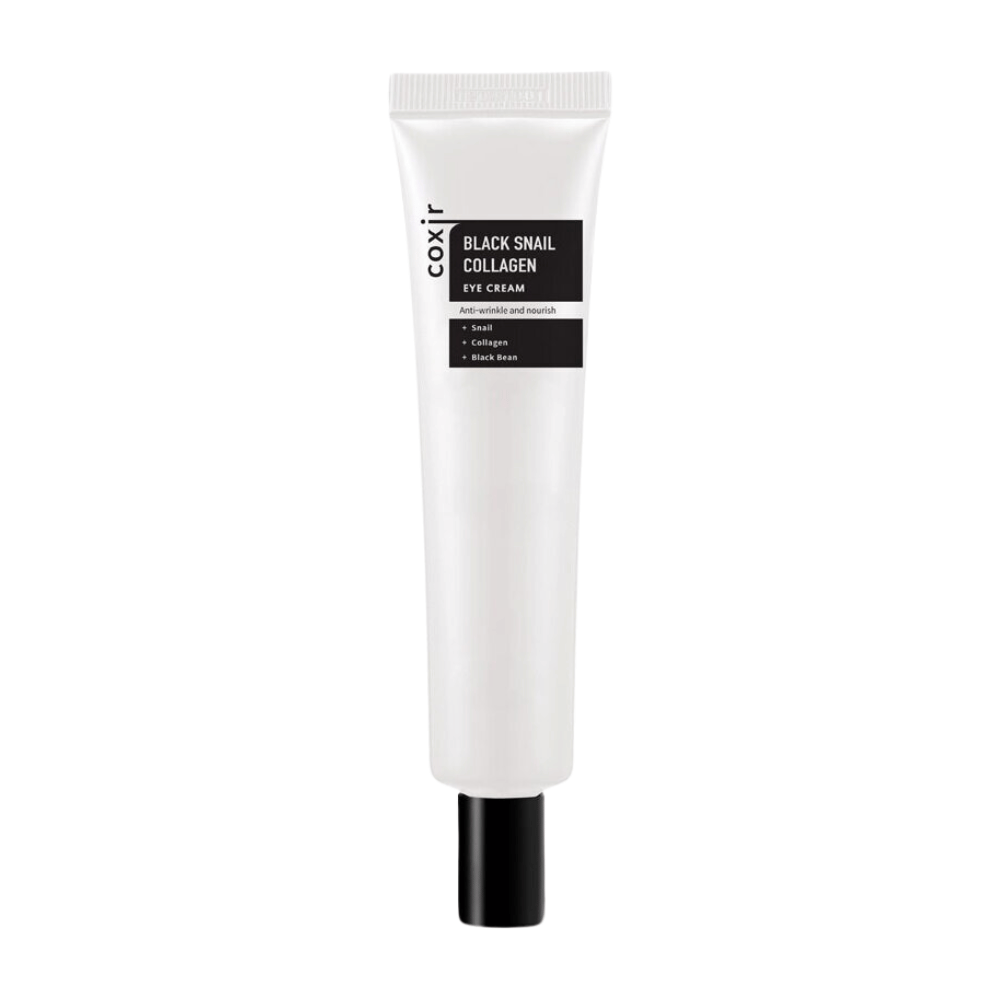 Slika prikazuje tubo "Black Snail Collagen Eye Cream", kremo za oči, ki poudarja sestavine, kot so izvleček polža, kolagen in črni fižol. Te sestavine so znane po svojih lastnostih proti gubam in hranilnih lastnostih. Izdelek je zasnovan za vlaženje in nego občutljive kože okoli oči.