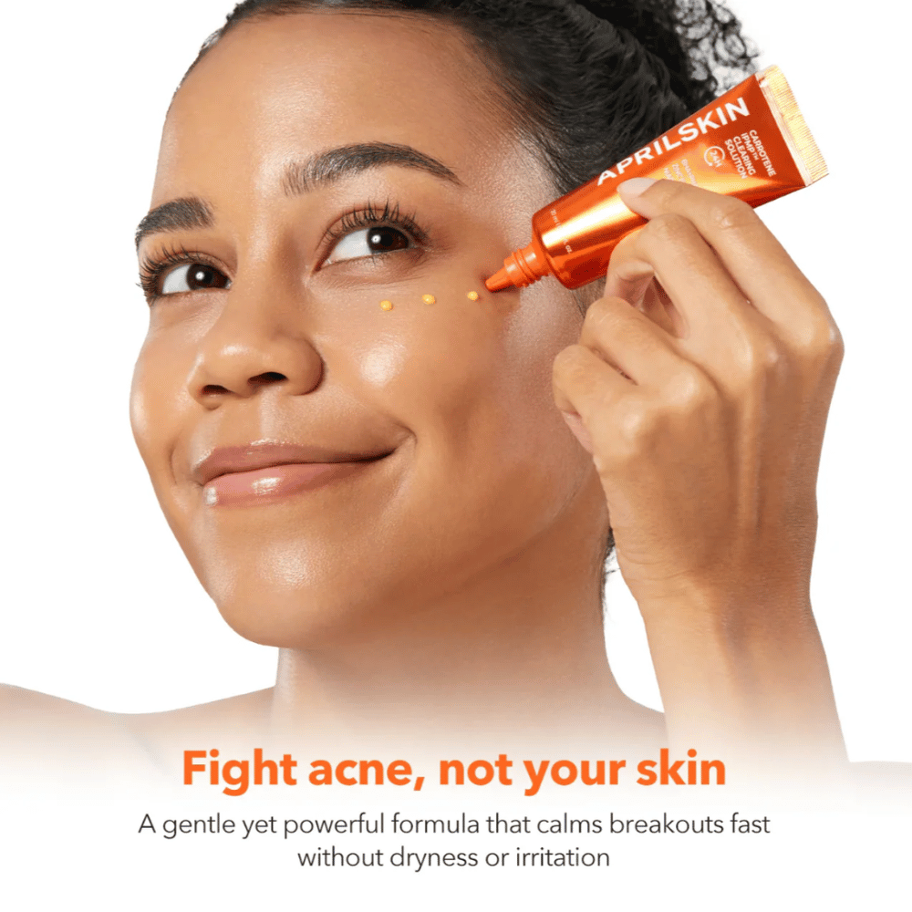 APRILSKIN Carrotene IPMP Clearing Solution se nanaša kot spot treatment proti aknam in mozoljem, pomirjujoča formula z BHA, PHA, cinkom in niacinamidom za nečisto kožo