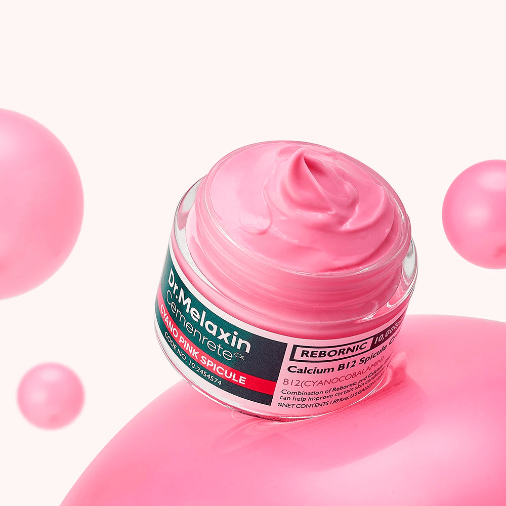 Dr. Melaxin Cemenrete Cyano Pink Spicule Cream z B12 in spikulsko tehnologijo, ki daje sijaj, izboljšuje strukturo kože in krepi kožo.