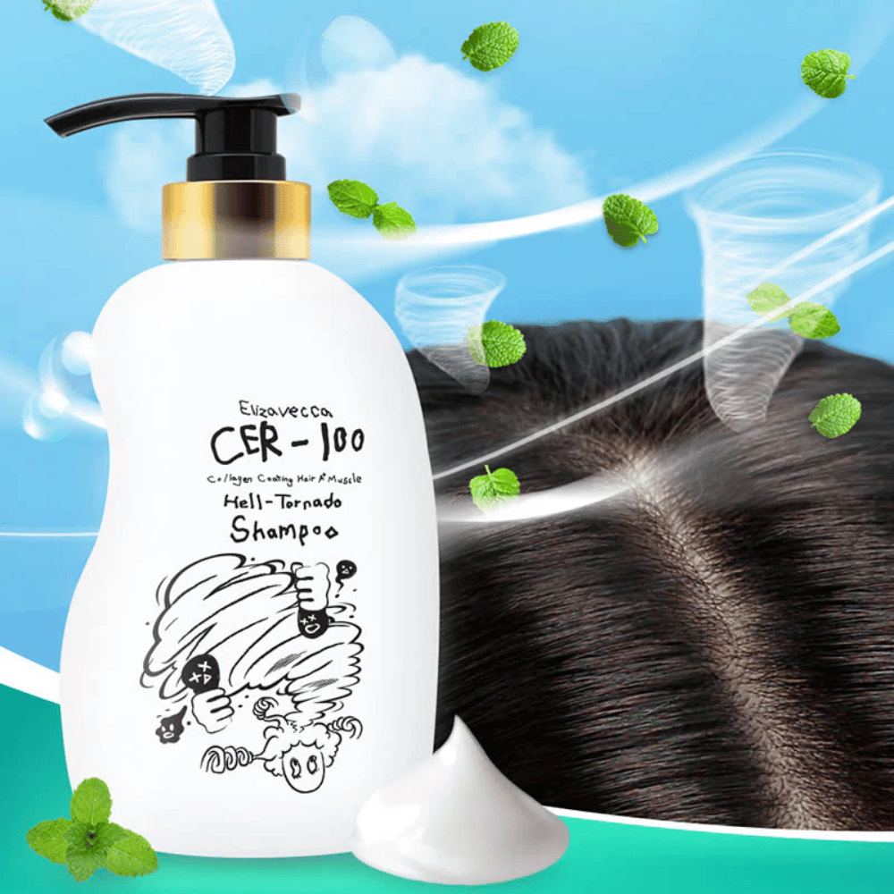 Elizavecca CER-100 Collagen Coating Hair A+ Muscle Helltornado Shampoo je prikazan pred bližinskim posnetkom lasišča. Vrtinčasti vetrovi in listi mete ponazarjajo osvežujoč, hladen občutek ter poudarek na negi lasišča.