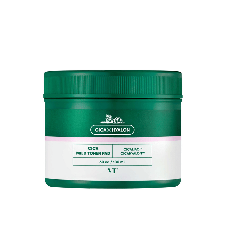 Zelena posoda z VT Cica Mild Toner Pad, 60 blazinic/130 ml, z belo in roza etiketo ter logotipom tigra na beli podlagi.