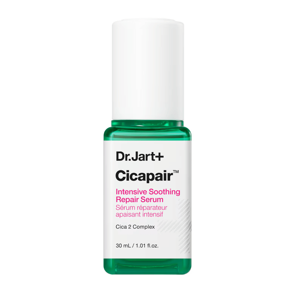 Dr.Jart+ Cicapair Intensive Soothing Repair Serum, 30 ml steklenička. Steklenička ima bel pokrovček z zelenim dnom in etiketo z napisom "Cicapair Intensive Soothing Repair Serum" in "Cica 2 Complex".