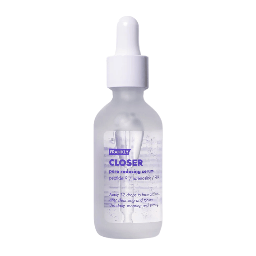 Slika izdelka FRANKLY Closer Pore Reducing Serum v steklenički s pipeto. Serum, ki zmanjšuje pore in daje čvrsto, bolj jasno kožo.