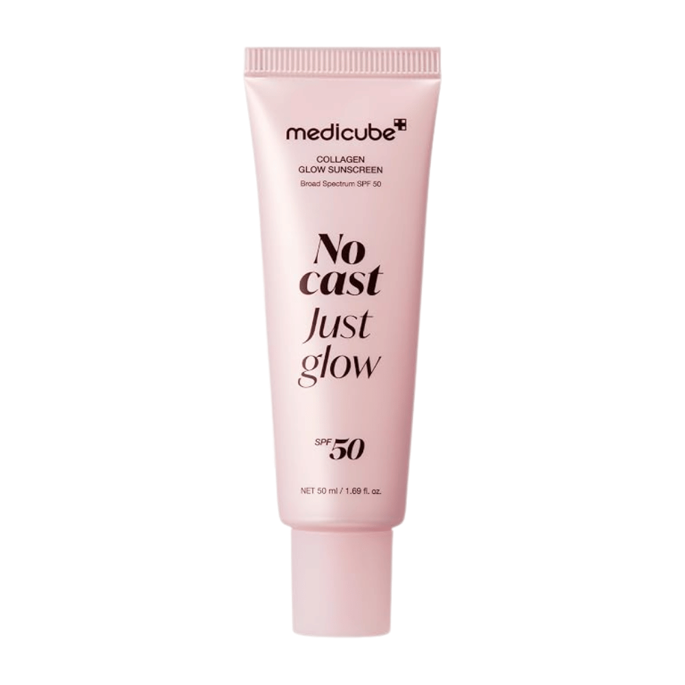 Medicube Collagen Glow Sunscreen SPF 50 50 ml, zaščita pred soncem s kolagenom v svetlo rožnati tubi z besedilom No Cast Just Glow na belem ozadju.