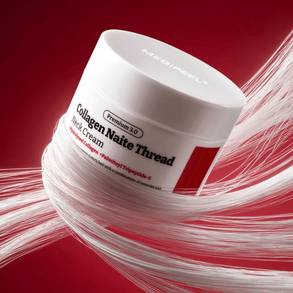 MEDIPEEL Collagen Naite Thread Neck Cream Premium 3.0 – učvrstilna krema za vrat s hidroliziranim kolagenom in peptidi, ki izboljšuje elastičnost kože in zmanjšuje vidne linije na vratu in dekolteju.