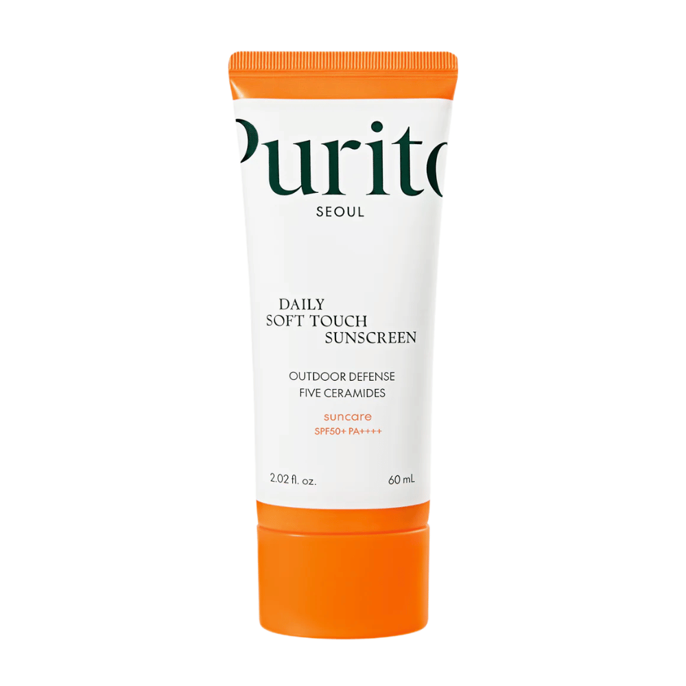 Purito Daily Soft Touch Sunscreen je zaščita pred soncem z SPF50+ PA++++, ki učinkovito varuje pred UVA in UVB žarki. Njegova svilnata formula se hitro vpije brez bele sledi in je primerna za vse tipe kože, tudi občutljivo kožo. Obogatena s petimi različnimi ceramidi krepi kožno bariero in ohranja kožo navlaženo ves dan. Popolna za vsakodnevno uporabo – lahka, zaščitna in negovalna.
