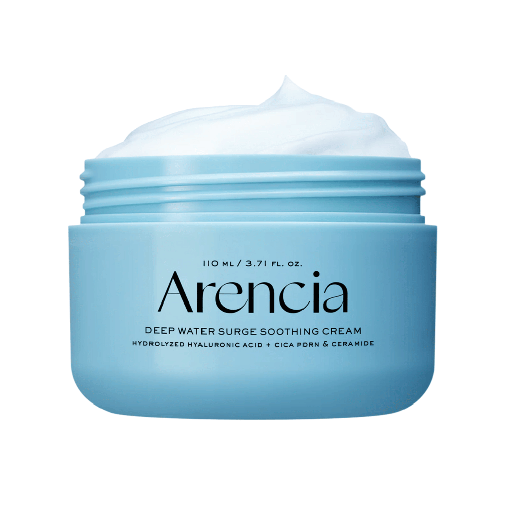 Povečana slika Arencia Deep Water Surge Soothing Cream, ki prikazuje mehko, hladilno teksturo kreme za globinsko vlaženje suhe in občutljive kože.