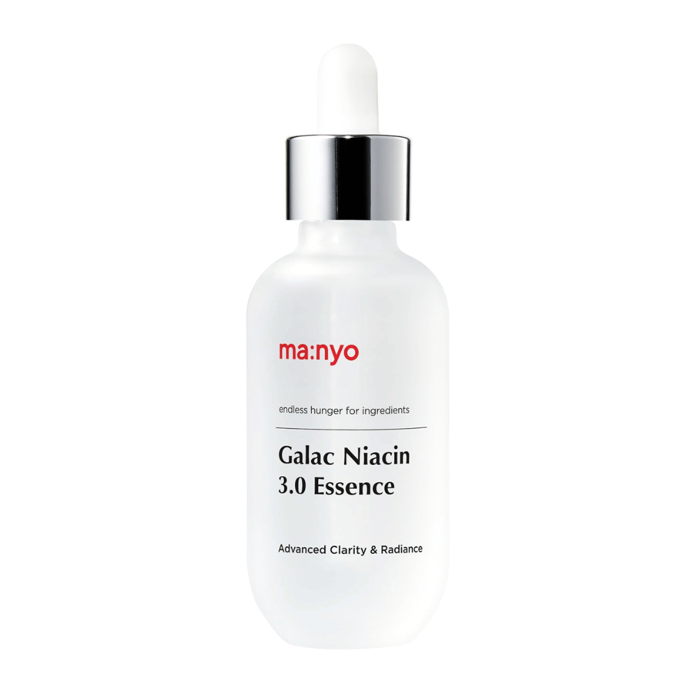 Bližnji posnetek Ma:nyo Galac Niacin 3.0 Essence – napredna formula, ki združuje galactomyces in niacinamid za bolj jasno, enakomerno in zdravo kožo.