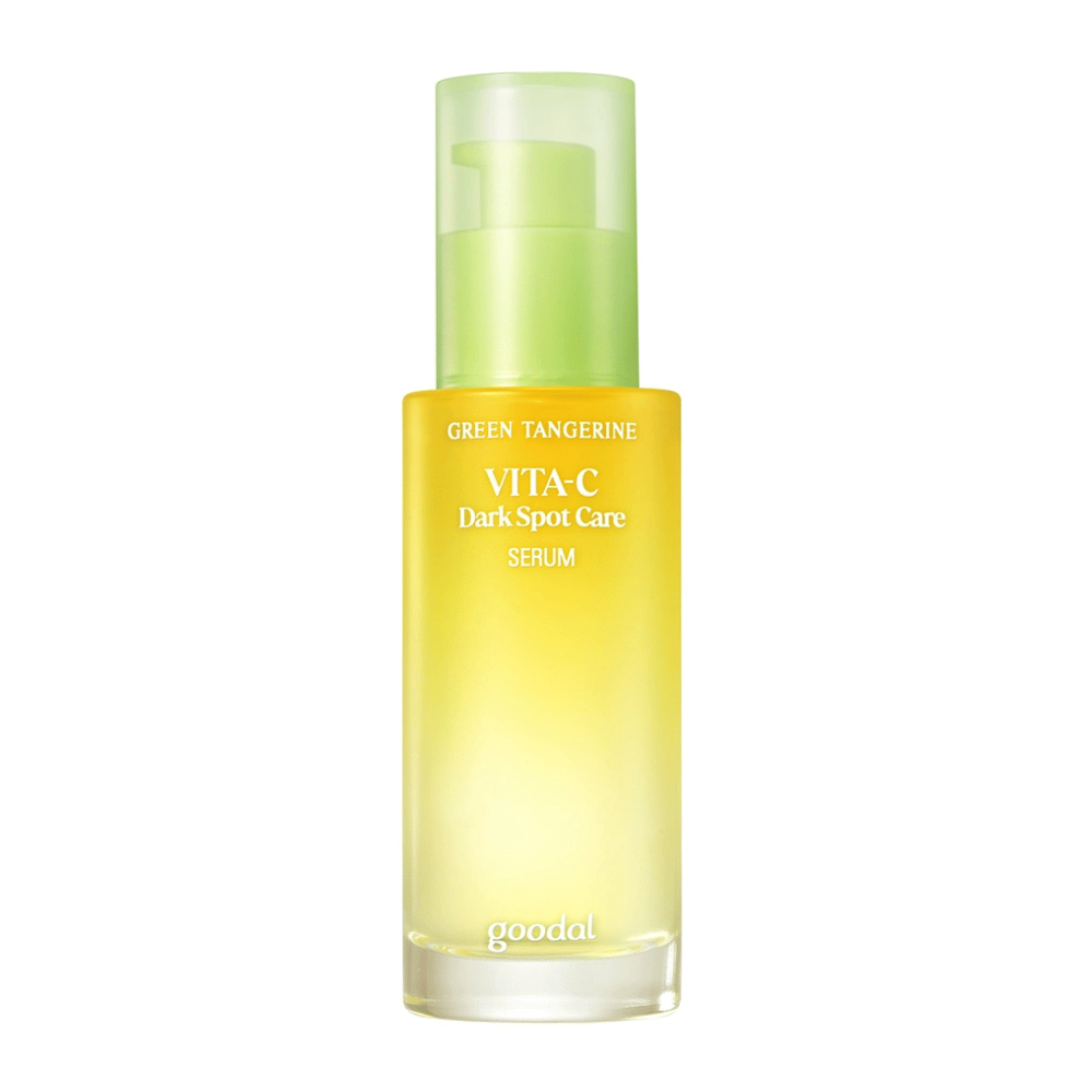 Steklenička Green Tangerine Vita C Dark Spot Care Serum 40ml od Goodal za hiperpigmentacijo na beli podlagi.