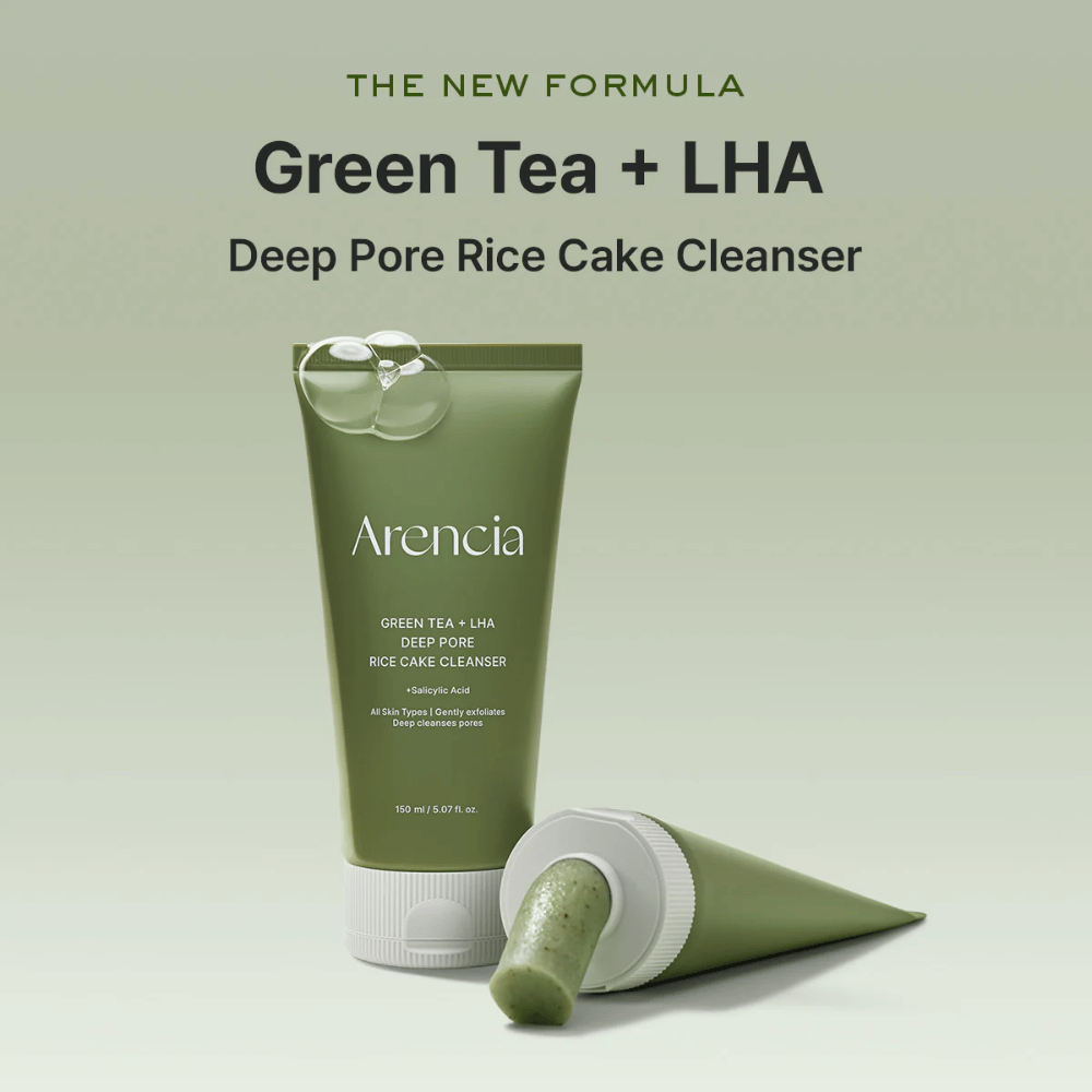 Promocijska slika za Arencia Green Tea + LHA Deep Pore Rice Cake Cleanser, ki izpostavlja novo formulo z zelenim čajem in LHA za globinsko čiščenje por.