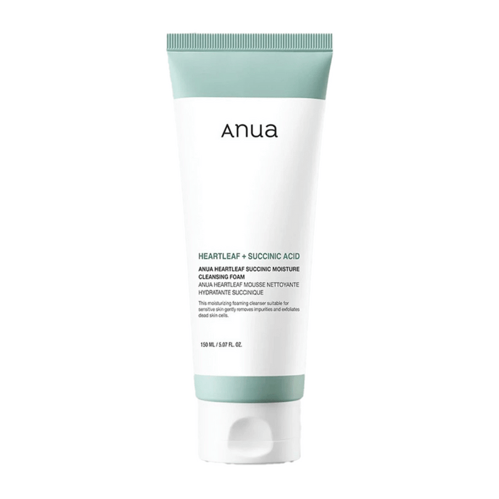 Anua Heartleaf Succinic Moisture Cleansing Foam je blag, a učinkovit čistilni gel za obraz, ki je primeren za občutljivo kožo. Z izvlečkom srčnice in jantarno kislino odstranjuje umazanijo in nečistoče, hkrati pa vlaži in pomirja kožo. Popoln za vsakodnevno uporabo.