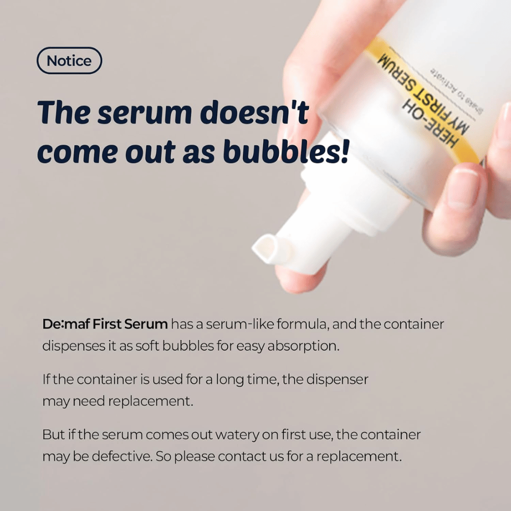 Informativna slika, ki pojasnjuje, da ima De:maf Here-Oh My First Serum serumu podobno formulo, ki se dozira kot mehki mehurčki za hitro vpijanje.