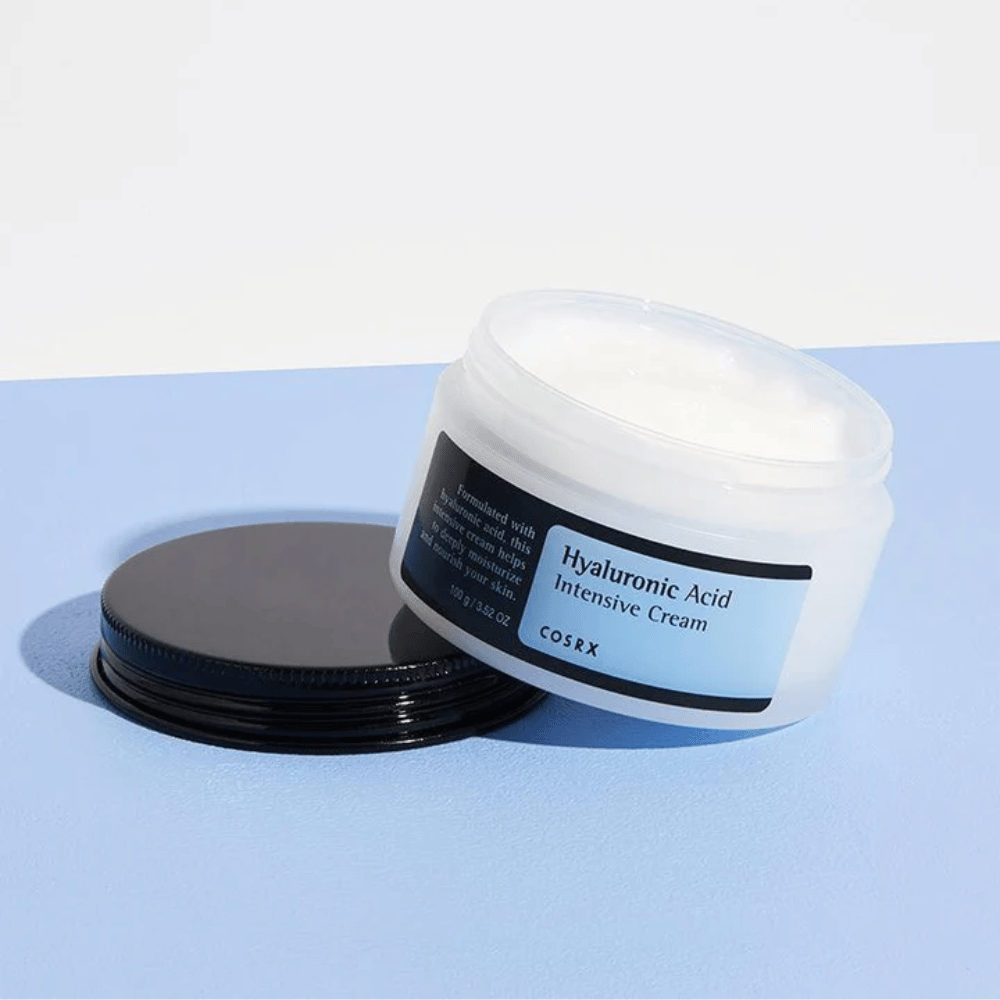 COSRX Hyaluronic Acid Intensive Cream 100 g – hranilna krema za obraz s hialuronsko kislino, ki zagotavlja dolgotrajno vlaženje in mehko kožo.