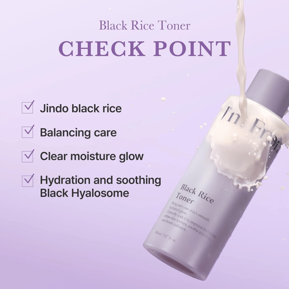 I'm From Black Rice Toner z vlažilnimi in pomirjujočimi lastnostmi. Vijolična steklenička s kremasto teksturo izdelka in informacijami o sestavinah.