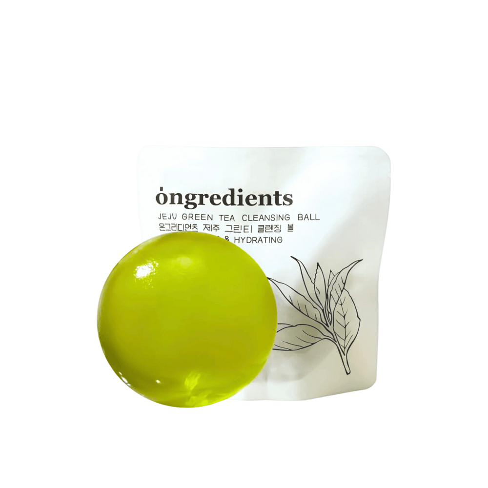 Slika izdelka Óngredients Jeju Green Tea Cleansing Ball pred embalažo – vegansko čiščenje, ki osveži in navlaži kožo.