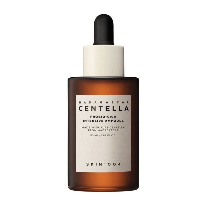 Steklenica z "Madagascar Centella Probio-Cica Intensive Ampoule" od SKIN1004, nega kože s centello iz Madagaskarja.
