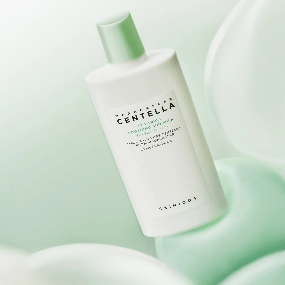 SKIN1004 Madagascar Centella Tea-Trica Soothing Sun Milk lahka zaščita pred soncem s SPF50+ PA++++ in pomirjujočo Centello
