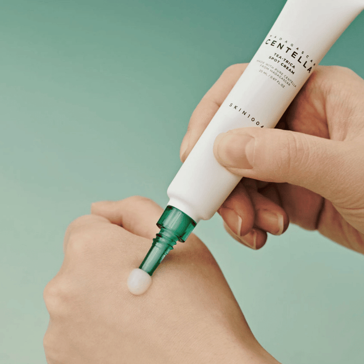 Nanos SKIN1004 Madagascar Centella Tea-Trica Spot Cream na kožo – ciljno zdravljenje proti mozoljem, madežem in vnetim delom.