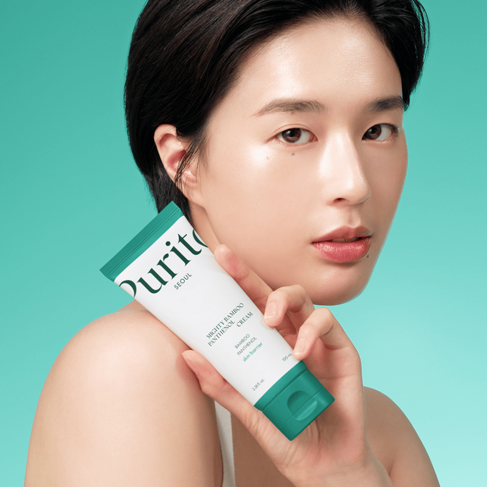 Purito Mighty Bamboo Panthenol Cream je hranilna vlažilna krema, ki vsebuje izvleček bambusa in pantenol za krepitev kožne pregrade in pomiritev občutljive kože. Globinsko vlaži, zmanjšuje rdečico in pušča kožo mehko ter uravnoteženo. Popolna za vsakodnevno uporabo.