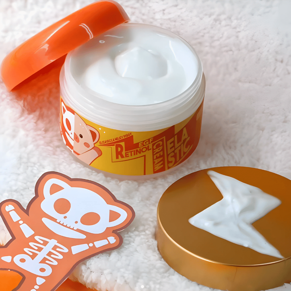 Elizavecca Milky Piggy EGF Elastic Retinol Cream – korejska krema za obraz z retinolom in EGF, ki pomaga izboljšati elastičnost kože, zmanjšati drobne linije ter zagotavlja navlaženo in gladko kožo.
