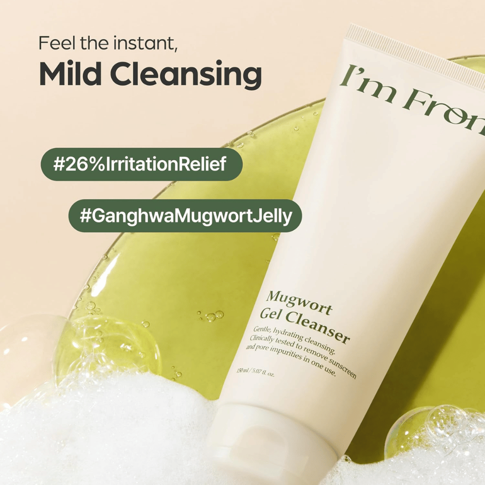 I'm From Mugwort Gel Cleanser 150 ml, nežno gelsko čistilo z mugwortom. Bež tuba z zelenim čistilnim gelom in belo peno.