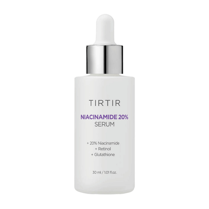 Steklenička Tirtirs "Niacinamide 20% Serum" stoji na beli podlagi. Serum vsebuje 20 % niacinamida, retinola in glutationa ter je zasnovan za izboljšanje strukture kože in zagotavljanje bolj sijočega videza. Vsebina stekleničke je 30 ml.