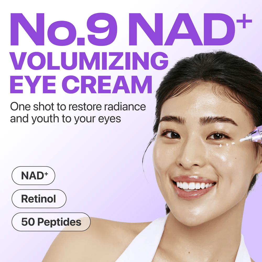 No.9 NAD+ Retinol Volumetox Eye Cream predstavljena kot krema za oči za povečanje volumna, ki obnavlja sijaj in mladosten videz okoli oči.