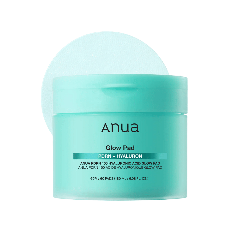 Anua PDRN 100 Hyaluronic Acid Glow Pad v turkizni embalaži z dvignjeno blazinico – vlažilne tonirne blazinice za vsakodnevno vlaženje in sijaj.