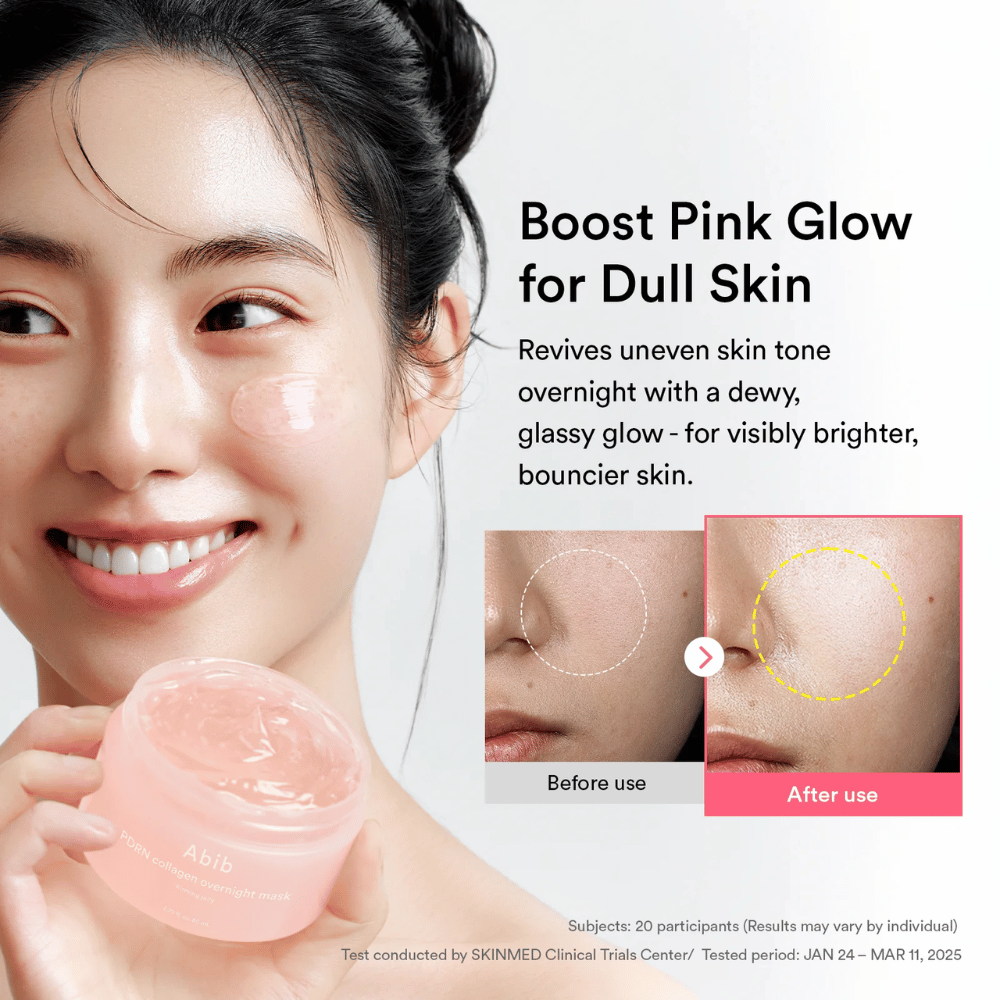 Model drži Abib PDRN Collagen Overnight Mask skupaj z ilustracijo prej in potem, ki prikazuje sijaj in bolj enakomeren ten kože po uporabi čez noč.