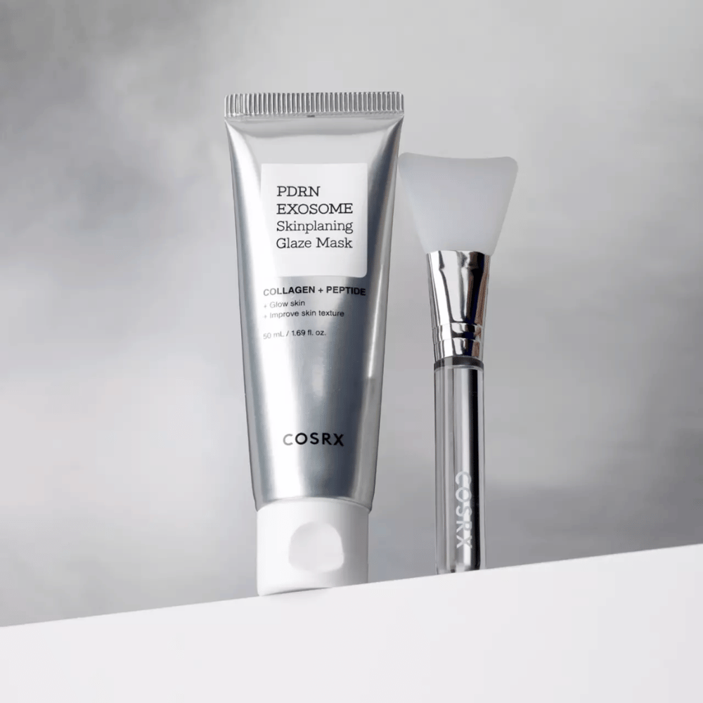 COSRX PDRN EXOSOME Skinplaning Glaze Mask s čopičem za enostaven nanos in rezultate, ki dajejo sijaj ter gladko kožo.