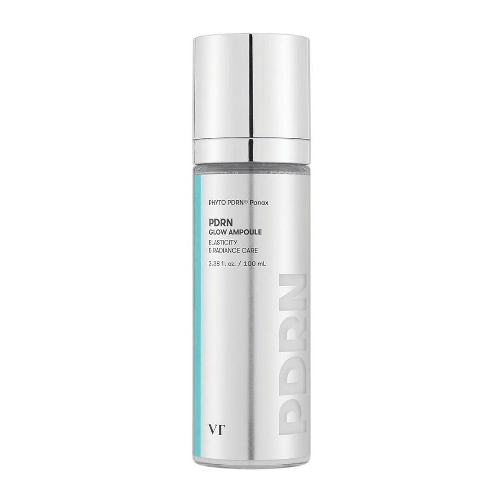 VT PDRN Glow Ampoule v srebrni steklenički s pumpico, oznaka, ki označuje vsebino 100 ml. Izdelek je zasnovan za elastičnost in sijočo kožo, z napisom "PHYTO PDRN® Panax" in "Elasticity & Radiance Care".