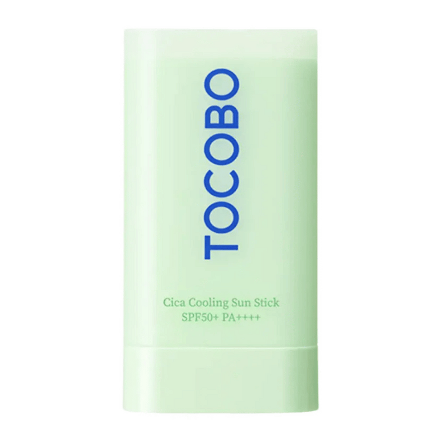 Tocobo Cica Cooling Sun Stick SPF50+ PA++++ v mint zeleni embalaži z modrim besedilom, prikazana na beli podlagi.