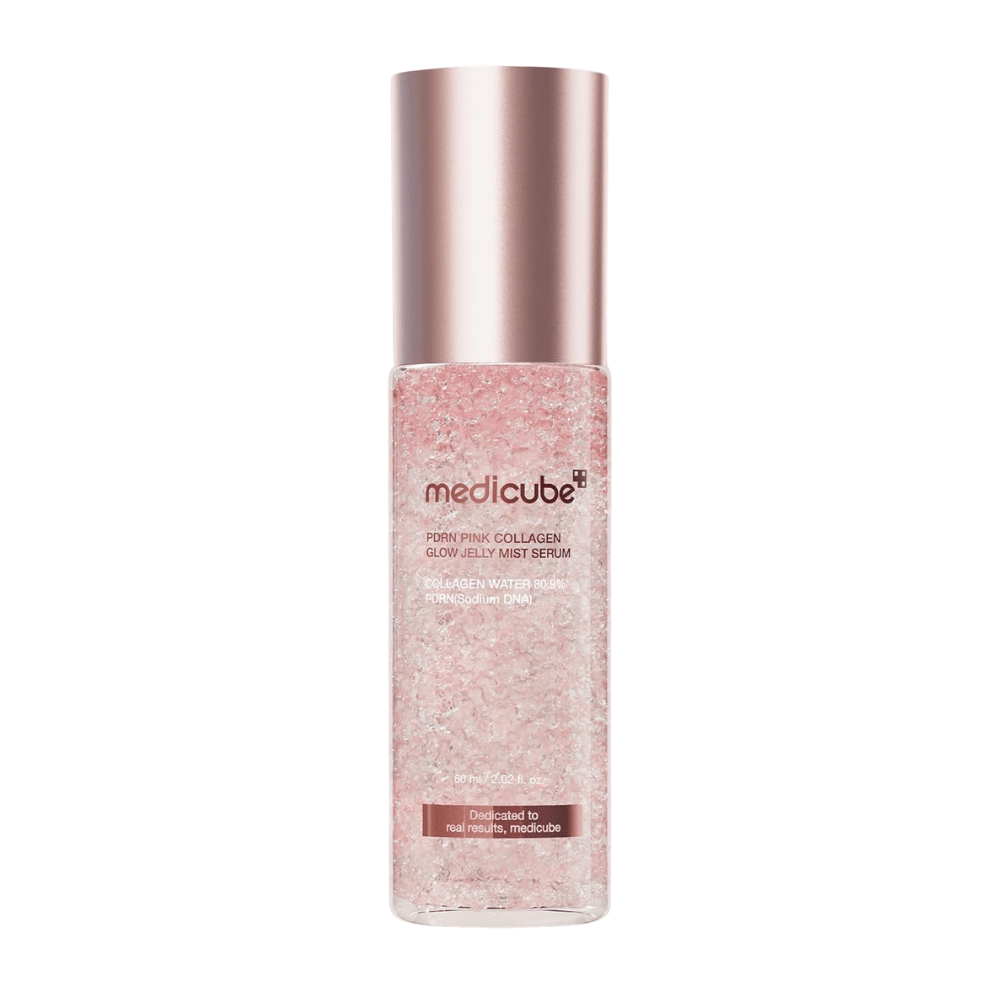 6. Medicube PDRN Pink Collagen Glow Jelly Mist Serum 60 ml – rožnata vlažilna meglica za obraz s kolagenom in PDRN na belem ozadju