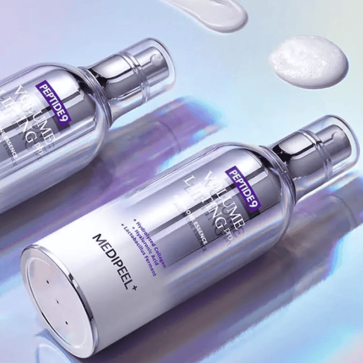 Medi-Peel Peptide 9 Volume Lifting Esenca – vlažilni anti-age esenca s peptidi, ki pomaga dodati koži več volumna, sijaja in občutek čvrstosti.