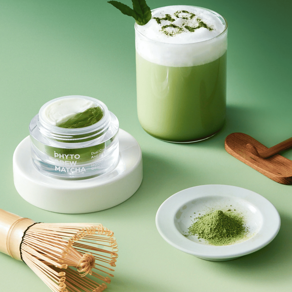 Dvojna krema in gel z izvlečkom matcha, ki zagotavlja intenzivno vlaženje, pomirja občutljivo kožo in krepi kožno bariero