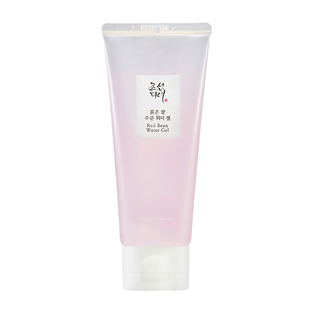 Slika prikazuje tubo "Red Bean Water Gel" iz Beauty of Joseon. Izdelek ima nežno rožnato barvo na embalaži in se zdi, da je izdelek za nego kože z rdečimi fižoli, kar lahko nakazuje, da ima lastnosti za izboljšanje teksture in sijaja kože.