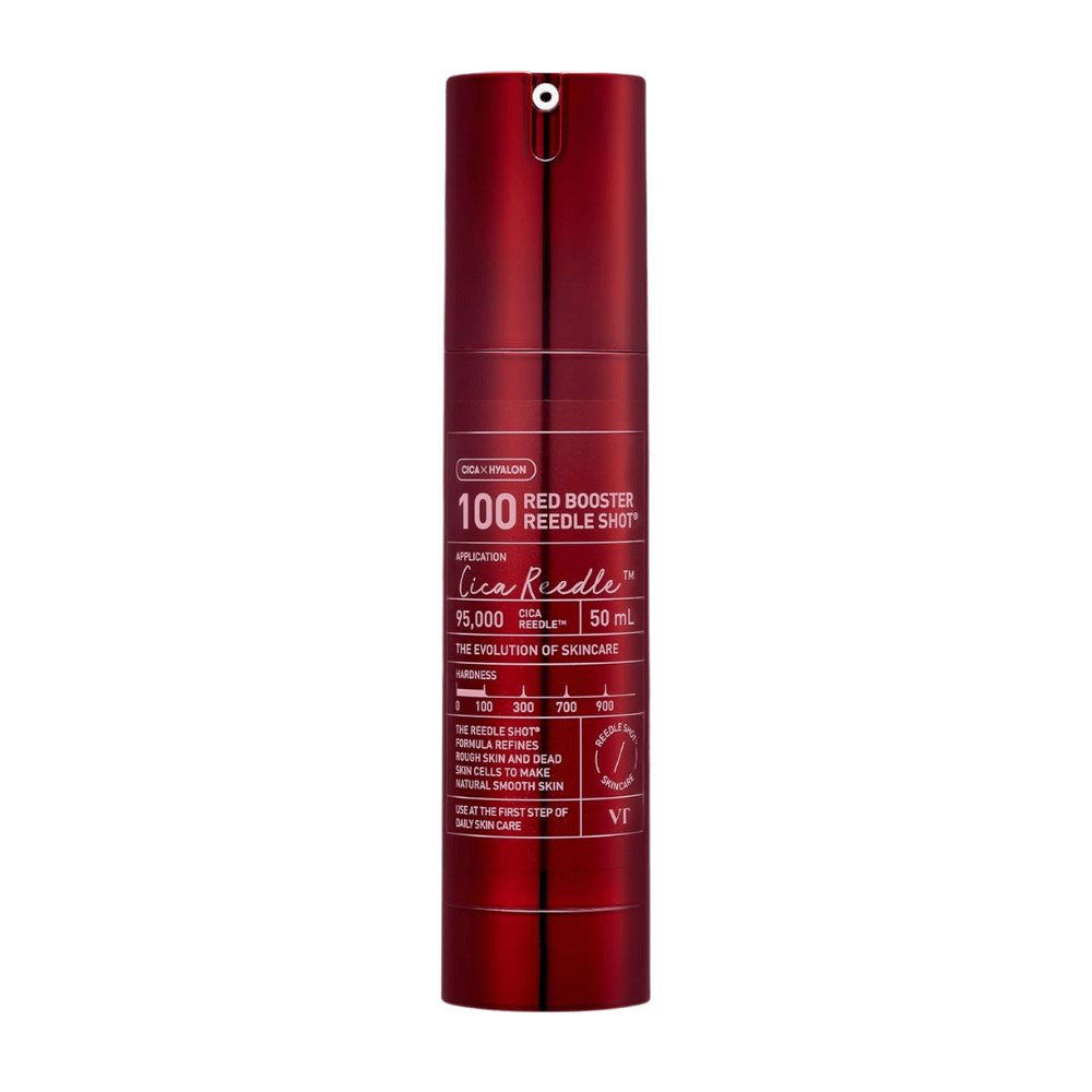 VT Cosmetics Red Booster Reedle Shot 100 microneedling-serum v rdeči steklenički na beli podlagi, 50 ml, razvit za eksfoliacijo, obnovo kože in izboljšano absorpcijo v rutini nege kože.
