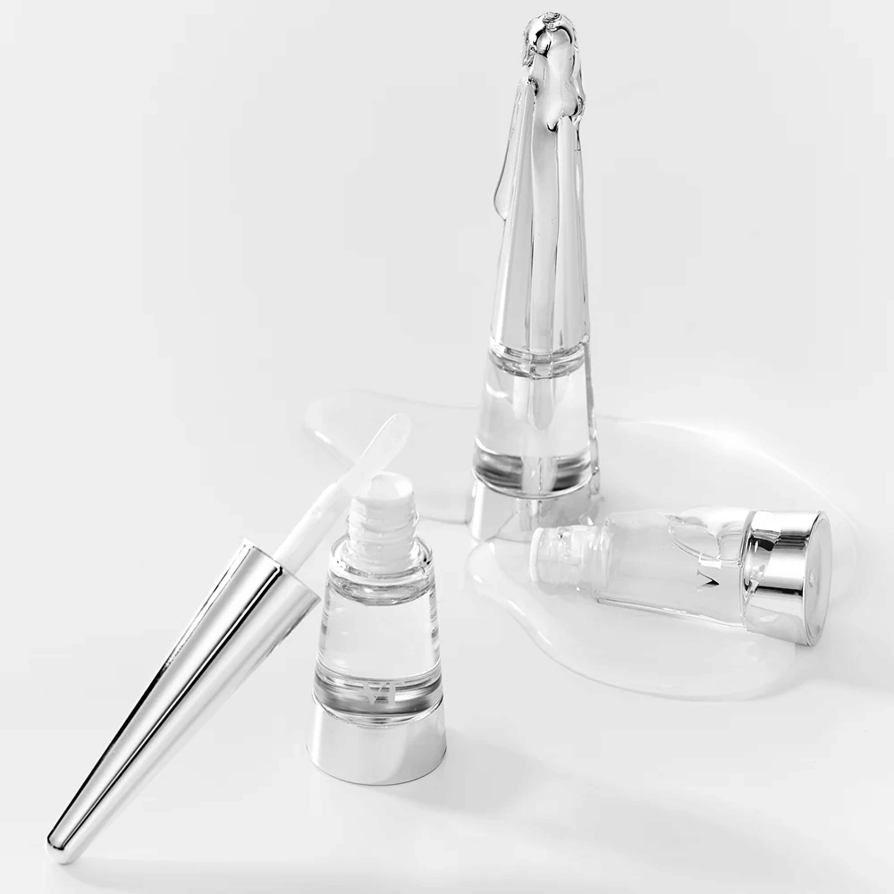 VT Cosmetics Reedle Shot Lip Plumper Beginner z vidno teksturo seruma, ki daje sijaj, mehčalni učinek in polnejše ustnice.