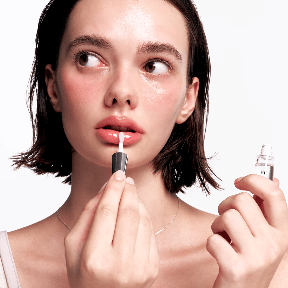 VT Cosmetics Reedle Shot Lip Plumper Beginner se nanaša na ustnice za polnejši občutek, enakomernejšo površino ustnic in sijajni zaključek.