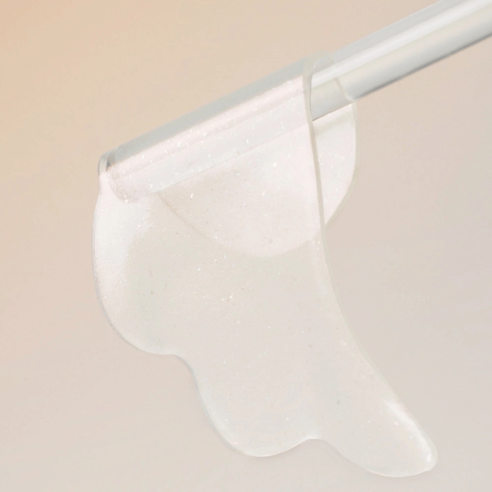 Povečava Beauty of Joseon obliža za oči z gelno konsistenco, ki zagotavlja intenzivno vlaženje in nego kože pod očmi.