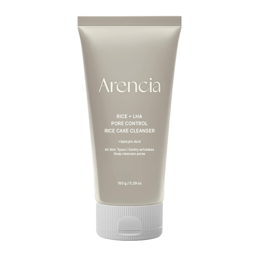 Arencia Rice + LHA Pore Control Rice Cake Cleanser v celoti proti beli podlagi, korejsko čistilo za obraz z rižem in LHA za nežno piling in uravnoteženo kožo.